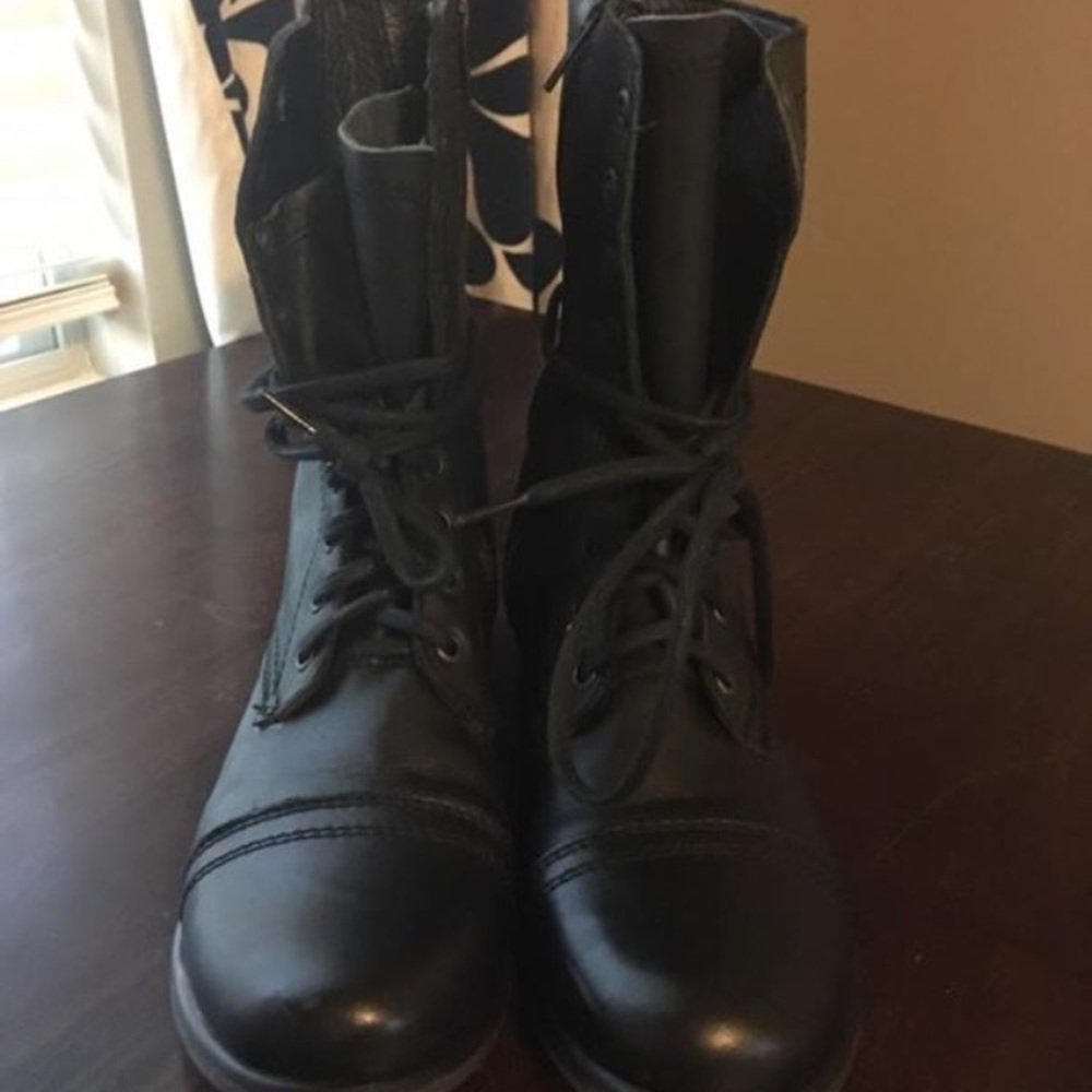 Steve Madden troopa boot